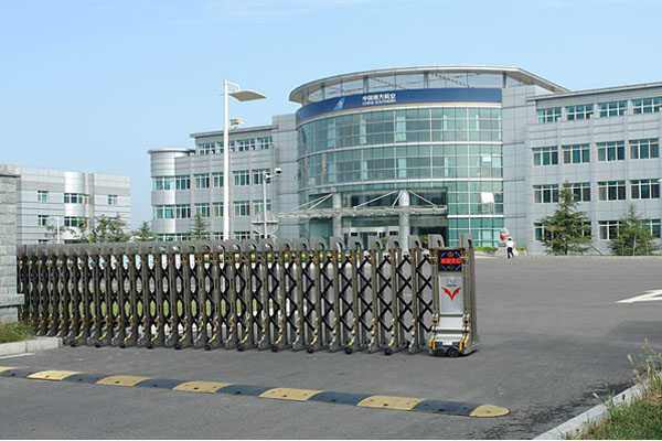 中国南方航空电动伸缩门工程